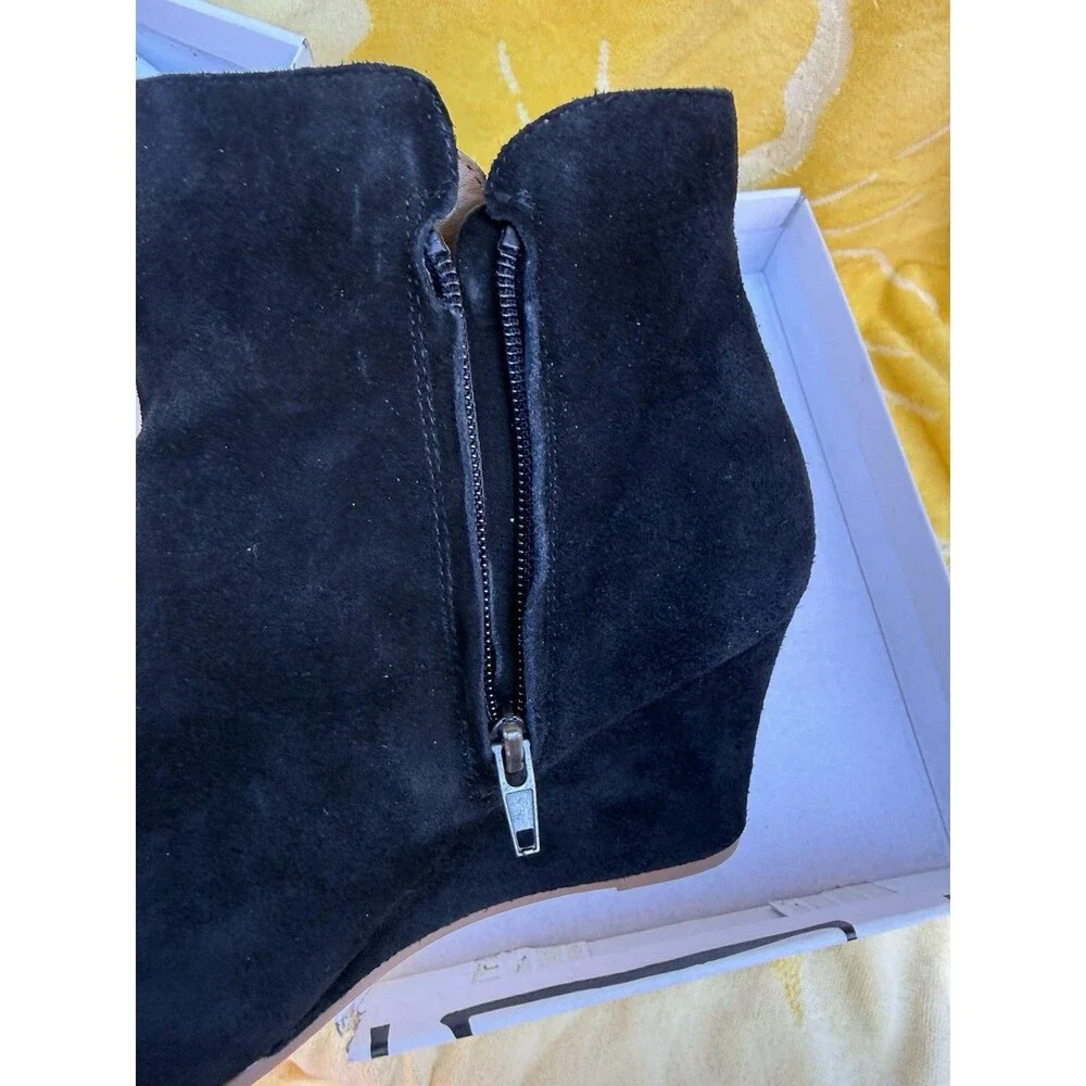 New With Box DV Dolce Vita Black Suede Pilot Wedge Booties Size 8.5